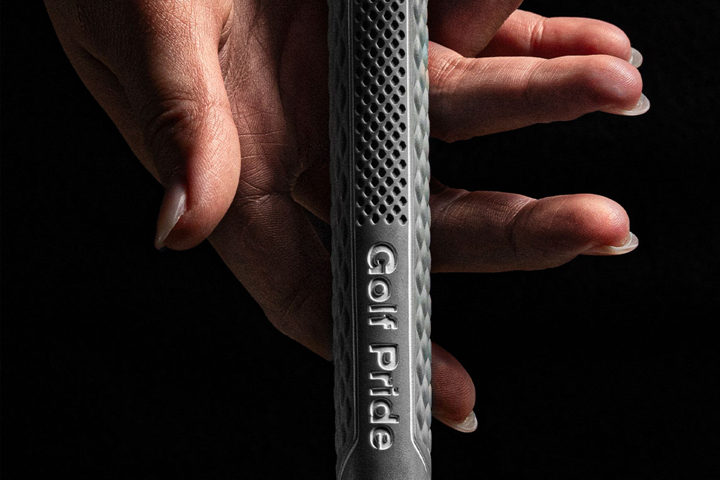 How To Grip A Golf Club (Beginners Guide)