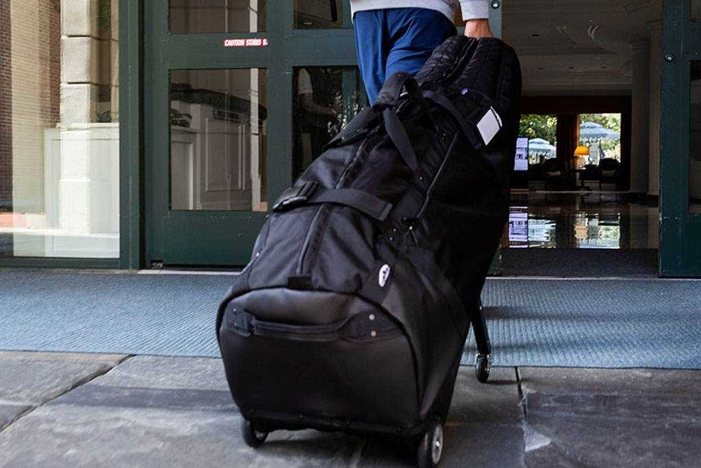 Golf Travel Bags: Hard vs Soft Case Guide